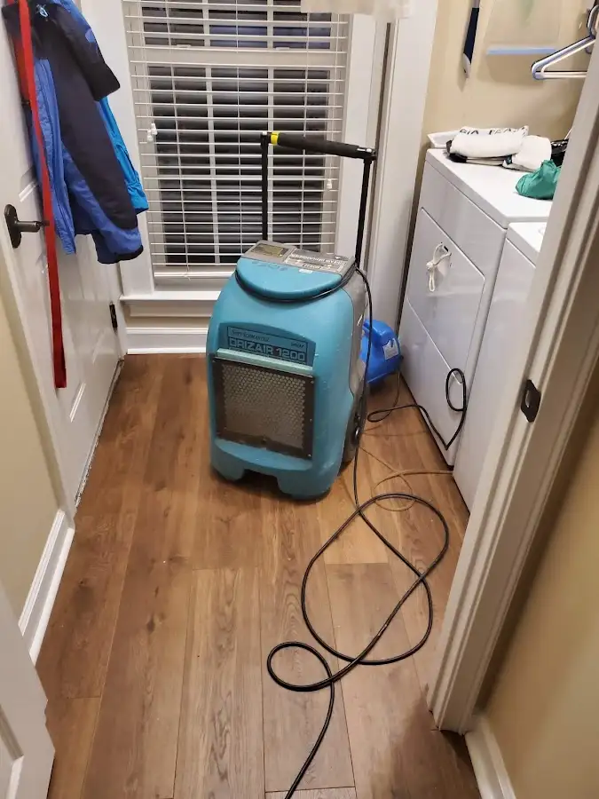 Commercial dehumidifier deployed for Flood Damage Cleanup in Oak Ridge